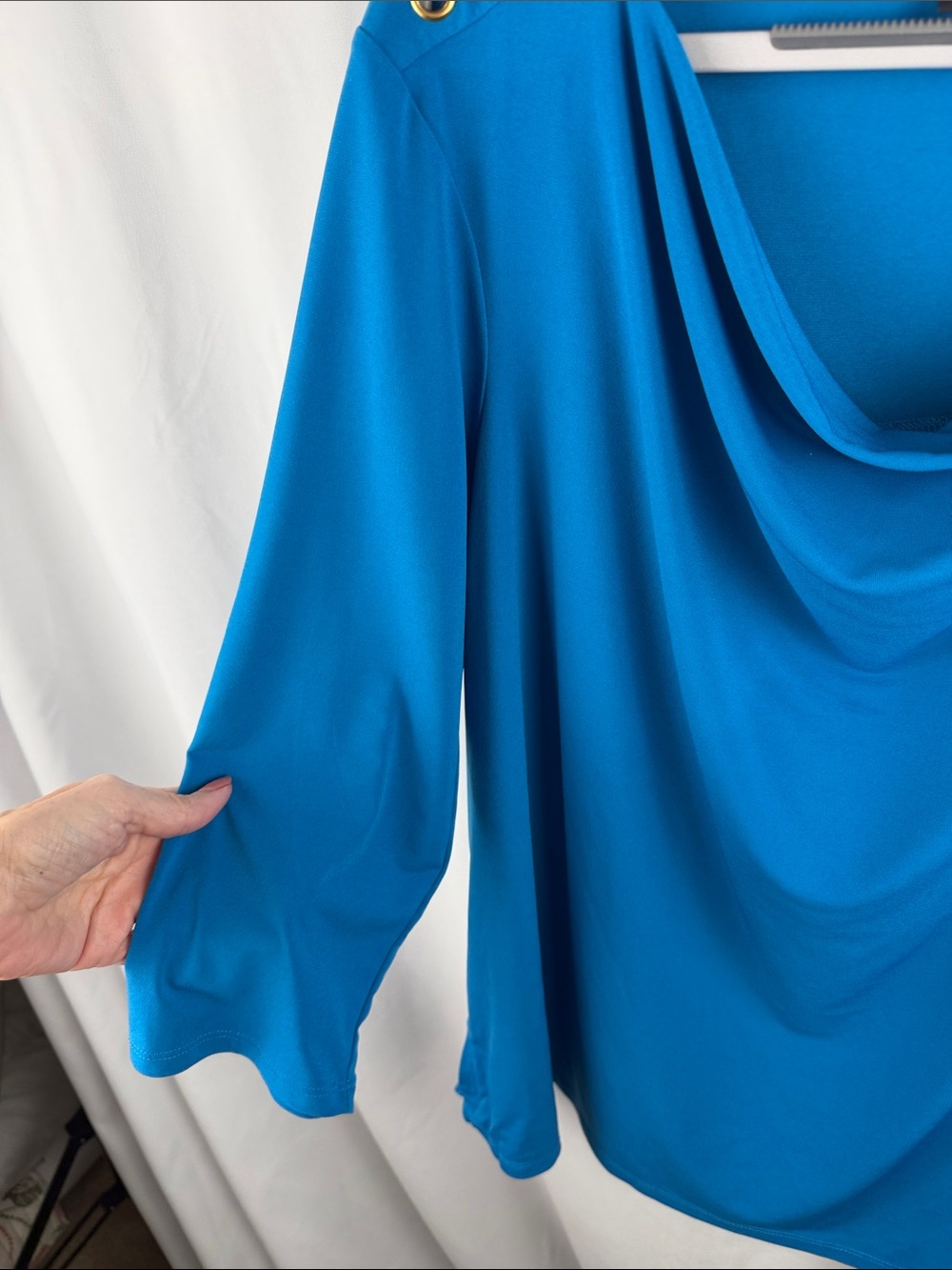 Investments Vibrant Teal Top with Grommet Detail - Picture 4 of 9